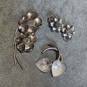 Sterling Floral Brooch Set - Nye and Beau